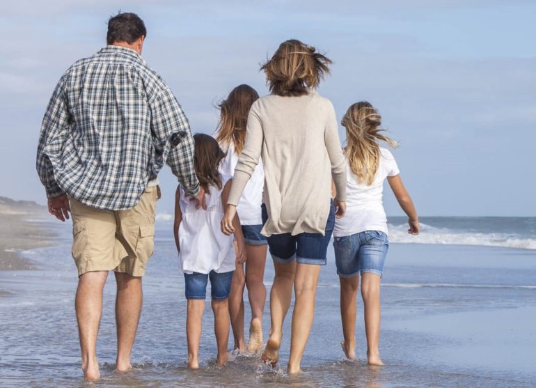 Многодетным родителям разрешат отпуск в любое время