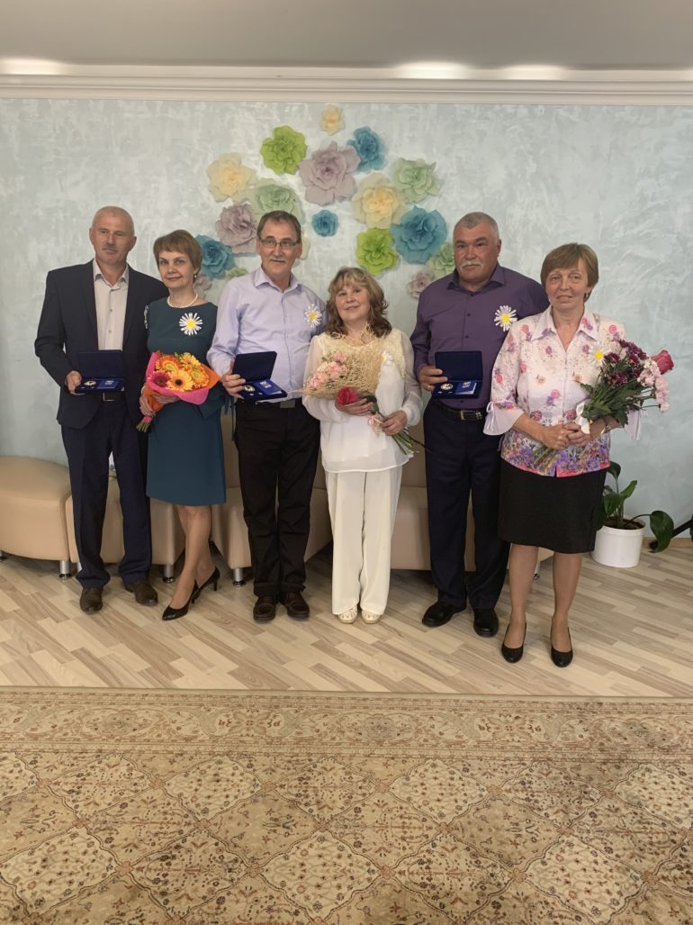 В территориальном отделе загса Княжпогостского района 8 июля прошло праздничное мероприятие, посвященное Дню семьи, любви и верности.