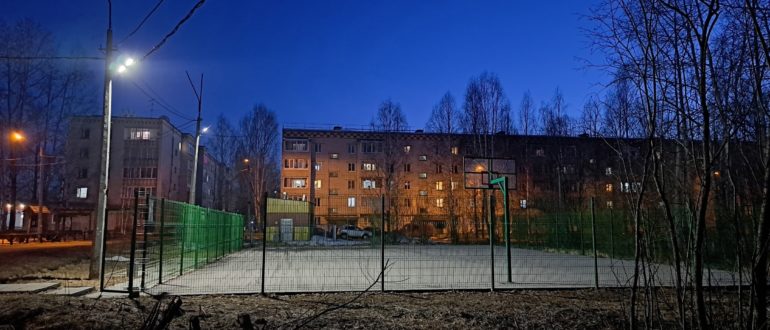 баскетбольная площадка в Емве